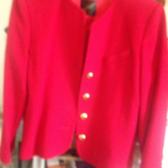 Bright Red just needs lipstick to match - Picture 3 of 3